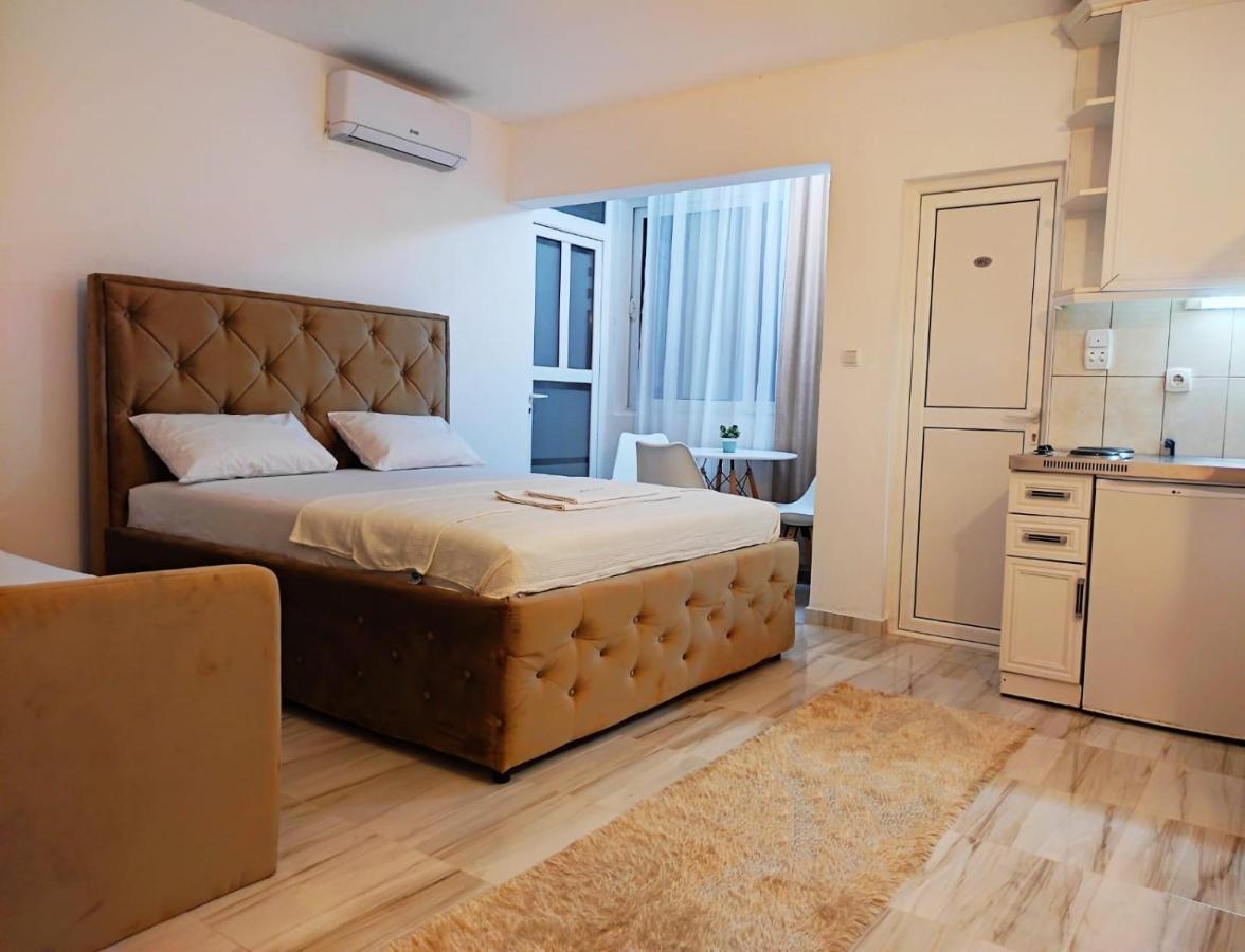 Flora And Boat Cruising Apartment Virpazar